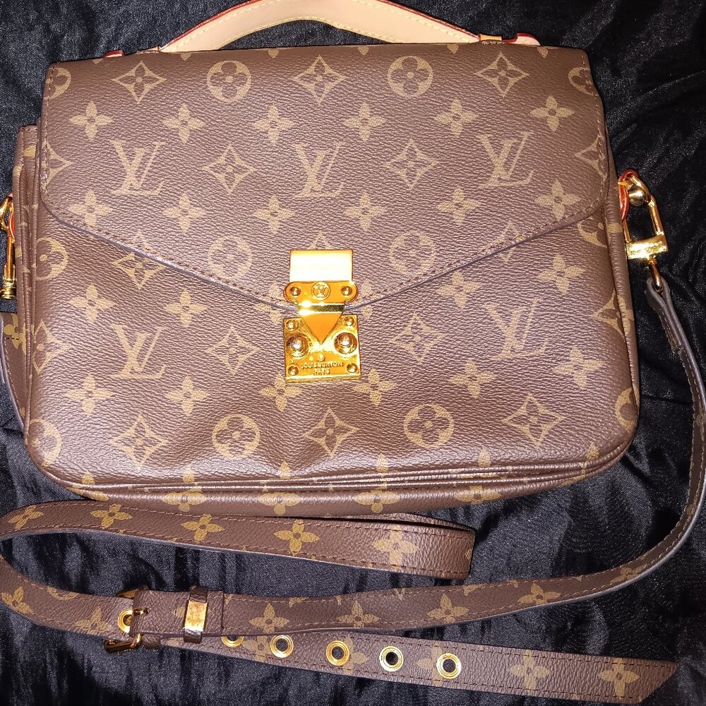 Louis Vuitton Pochette Métis crossbody